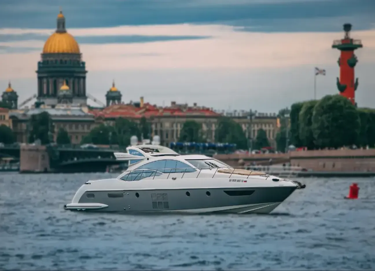 Аренда яхты AZIMUT 62